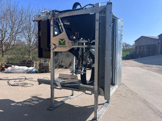 Image sur CAGE DE PARAGE HYDRAULIQUE POUR BOVINS LAITIERS ET ALLAITANTS -  PM 4800